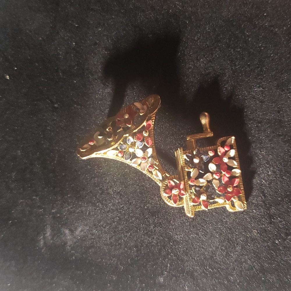 Vintage 70s Usner Brooch